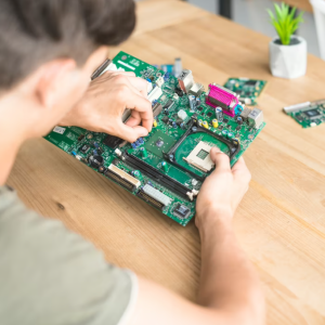 Curso de Técnico de Manutenção e Reparação de Computadores e Redes Informáticas